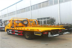 三明附近拖车救援搭电